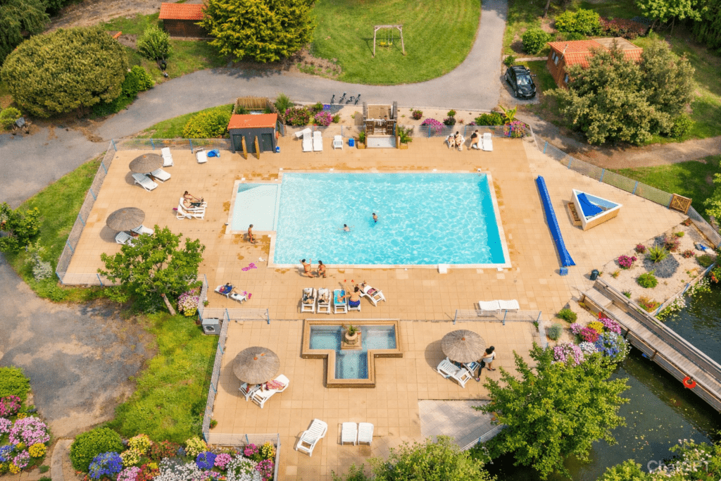 Camping familial avec piscine chauffée près de saint jean de mont